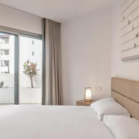 Teguise 3-3 Penthouse Pool View & Jacuzzi 2b